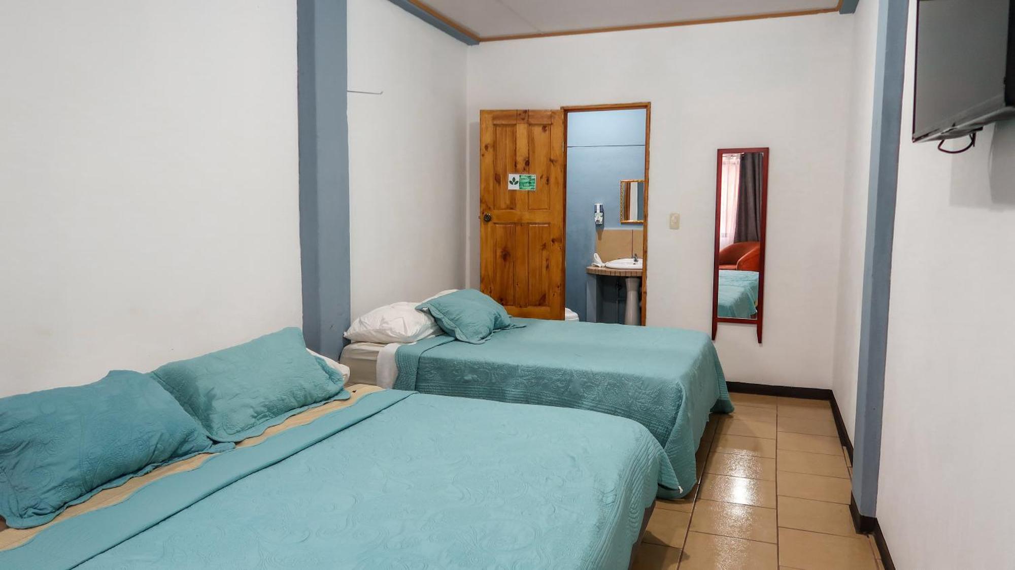 Hotel Hoja De Oro Corcovado Puerto Jiménez Rum bild